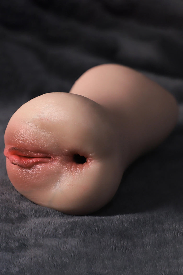 Lana: 890g schwere lebensnahe Silikon Vagina