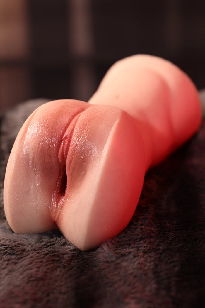 Phoebe: 1,32 kg schwere realistische Silikon Vagina mit enger Passform
