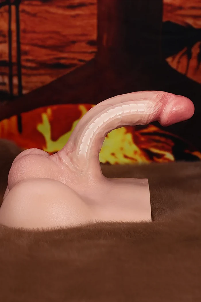 Silas: 0,9kg Realistischer flacher Silikon-Männertorso mit Dildo zum Aufreiten